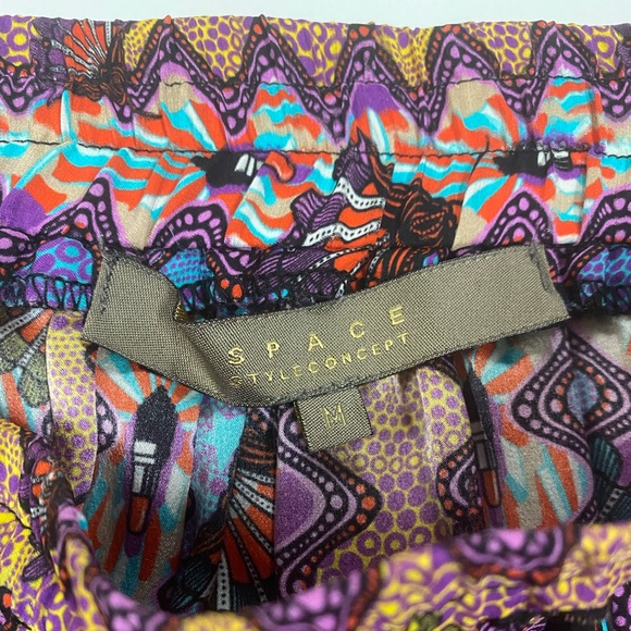 Space - Long printed skirt - Picture 3 of 5